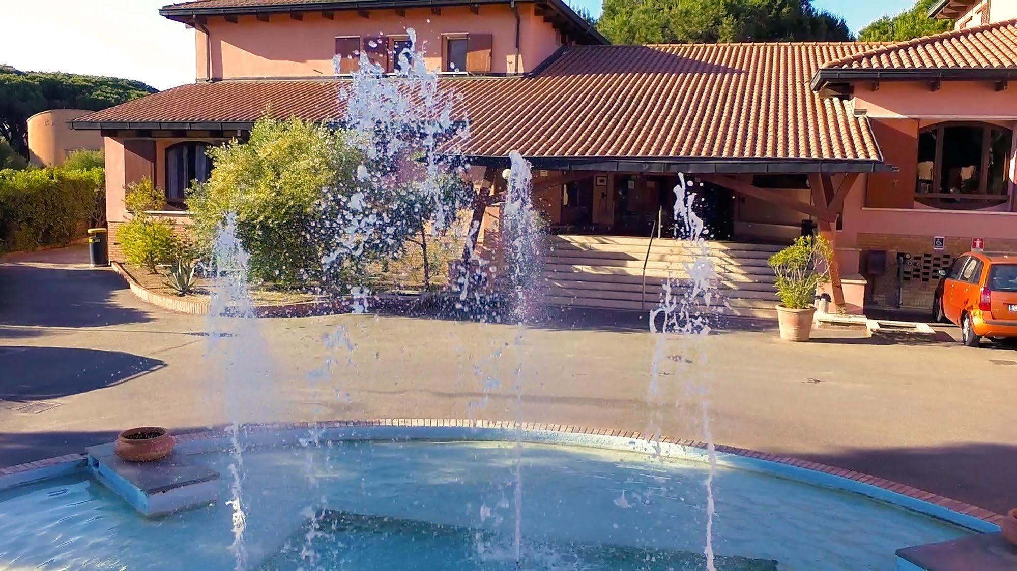 Hotel Corte Dei Butteri Fonteblanda Buitenkant foto